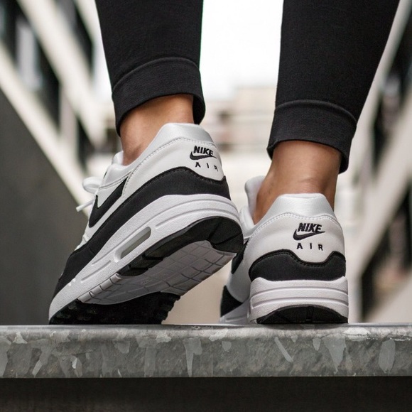 Brand New Nike Air Max 1 White + Black - Picture 4 of 8